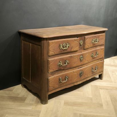 Oak chest of drawers, slightly curved, opening...