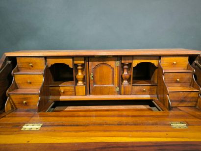 Scriban chest of drawers with slightly curved...
