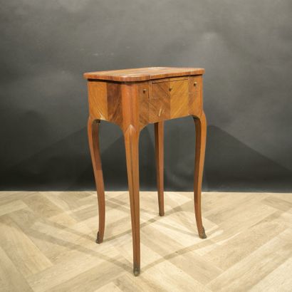 Small reading table, with inlaid wood system...