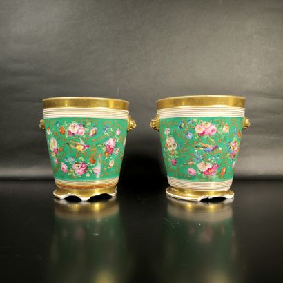 Paire de glacières en porcelaine de Paris...