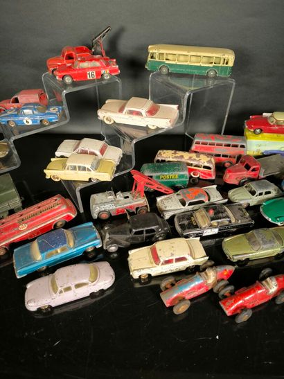 DINKY TOYS. Set of 34 vehicles (Accidents,...