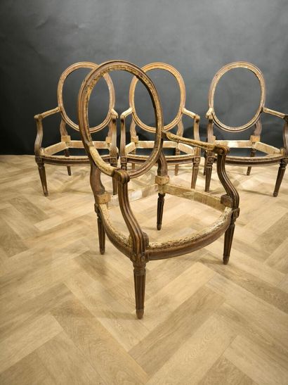 . Suite of 4 natural wood armchair frames,...