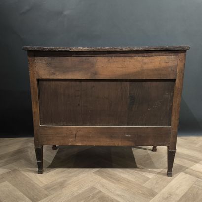 Mahogany and mahogany veneer chest of drawers...