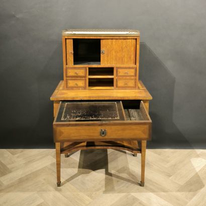 . Bureau bonheur du jour in marquetry on...