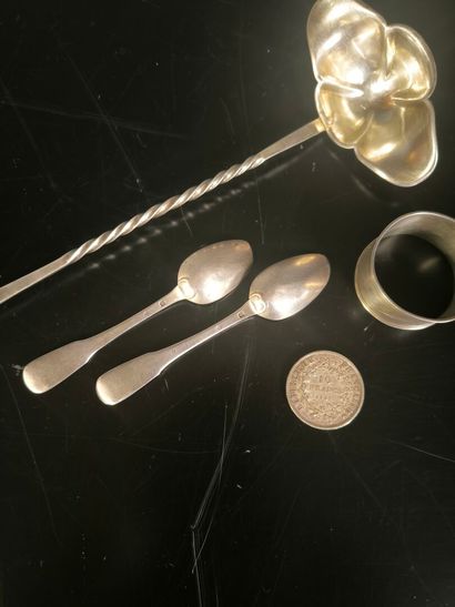 Silver lot (76.4 g):
- 2 small silver spoons....