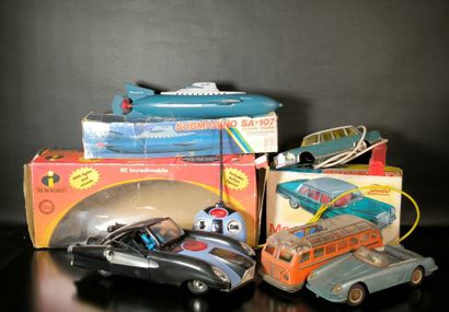 Set of toys (Damaged and missing): 
Paya,...