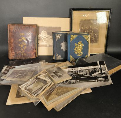 Important lot of photographs and prints on...