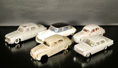 Set of 5 vehicles (Damaged and missing) :...