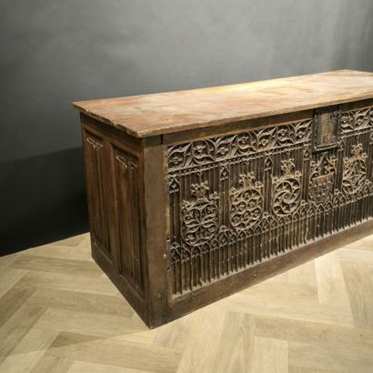 Bureau à caissons en chêne, ouvrant par 6...