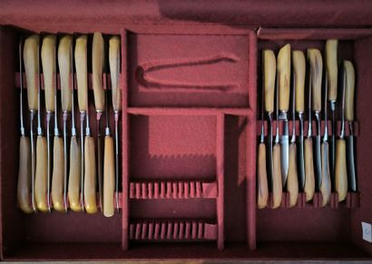 BOULENGER. A large set of silver-plated cutlery...