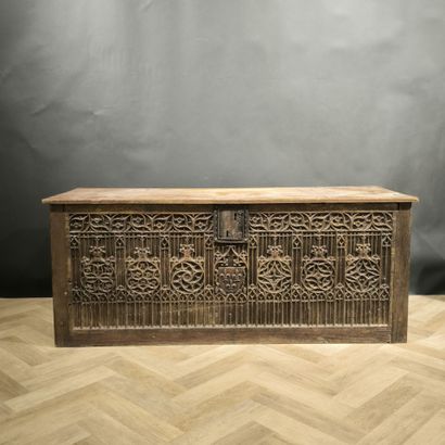 Bureau à caissons en chêne, ouvrant par 6...