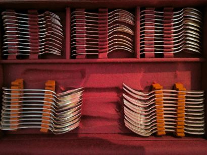 BOULENGER. A large set of silver-plated cutlery...