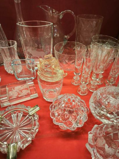 Important set of glassware and crystalware...