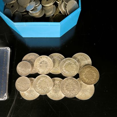 Set of current coins, some in silver including:...