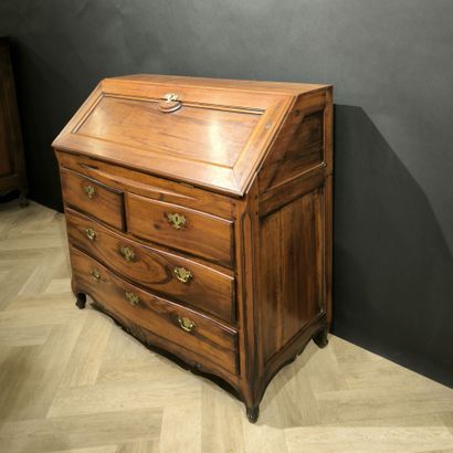 Scriban chest of drawers with slightly curved...