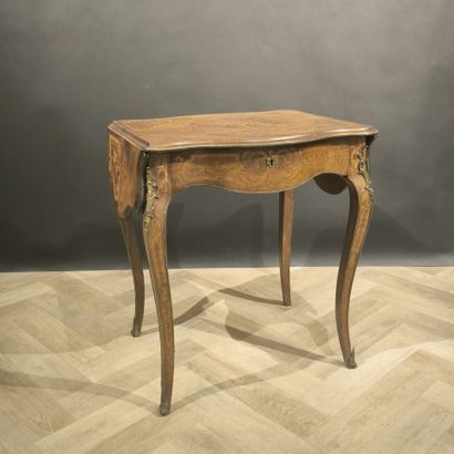 Side table with violoné top with shutters,...