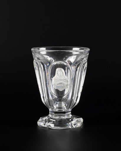 Bercy. Moulded crystal pedestal glass with...