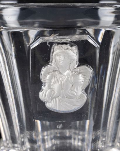 Baccarat. Flat-rimmed molded crystal pedestal...