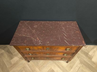 Mahogany and mahogany veneer chest of drawers...