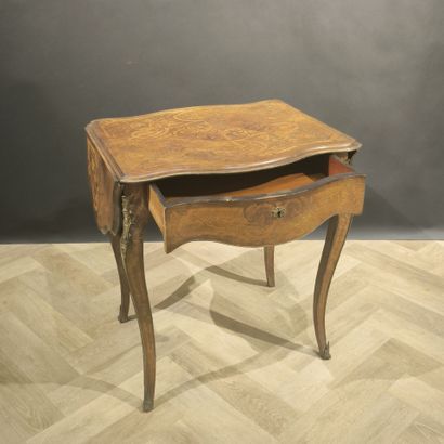 Side table with violoné top with shutters,...