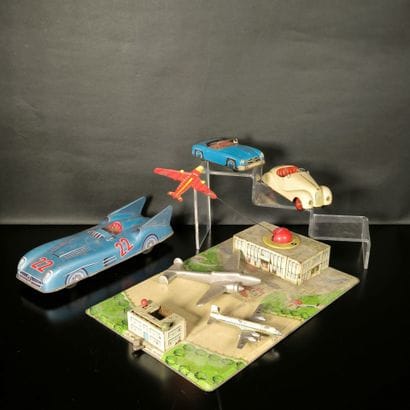 Set of toys, some mechanical (Damage and...
