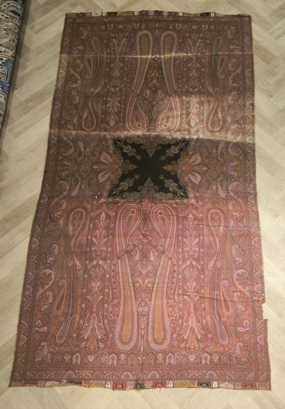 Paisley shawl, black background. 19th century....