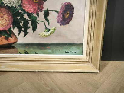 Yvan GALLÉ (1907-1975). Bouquet of zinnias....