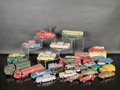 DINKY TOYS. Set of 34 vehicles (Accidents,...