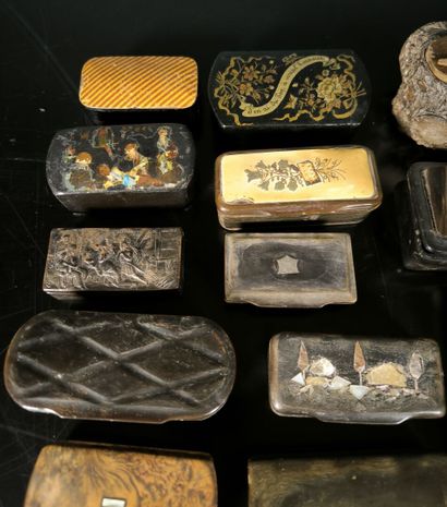 Collection de 24 boîtes XIXème et XXème siècles,...