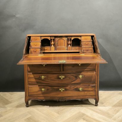Scriban chest of drawers with slightly curved...