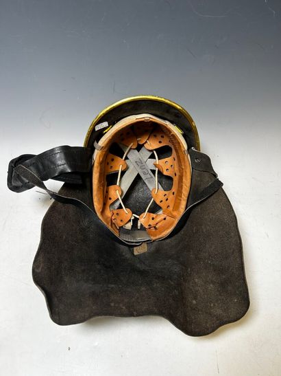 Casque de sapeur-pompiers de la ville d'Amsterdam,...