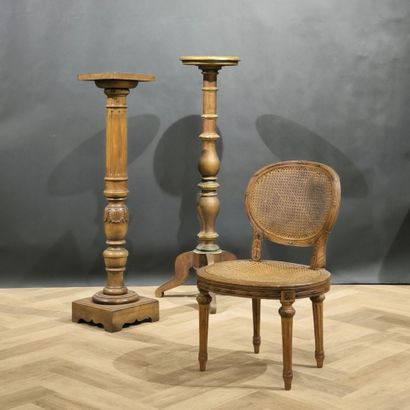 Lot of small furniture :
- tripod pedestal...