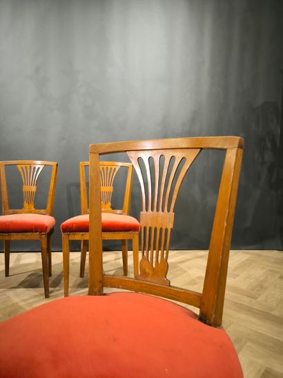 Suite of 4 chairs in natural wood, red velvet...