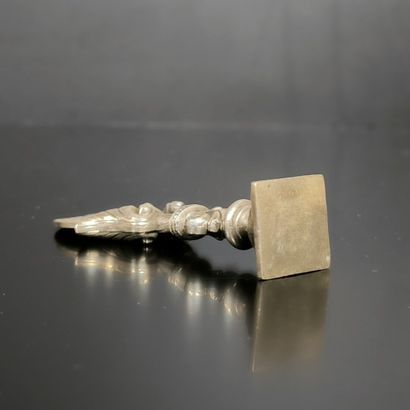 Cachet en argent, à décor du profil du Christ...