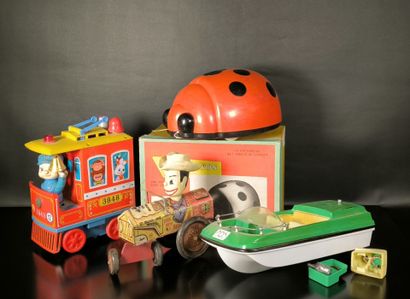 Set of toys (Damaged and missing) : 
-Hachette...