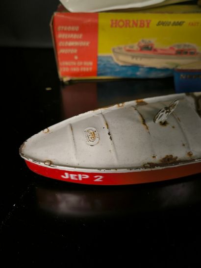 Set of 4 boats in sheet metal and plastic...