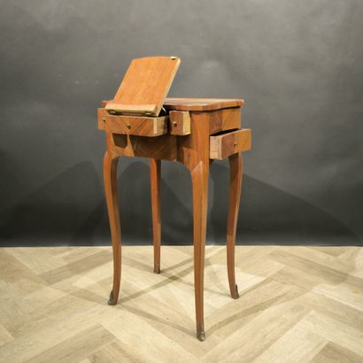 Small reading table, with inlaid wood system...