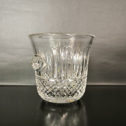 SAINT LOUIS, TOMMY model. Cut crystal champagne...