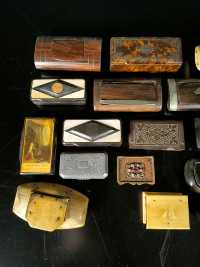 Collection de 24 boîtes XIXème et XXème siècles,...
