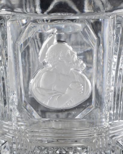Baccarat. Moulded crystal tumbler with diamond...