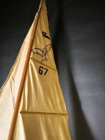 Sailboat model. (wear and accidents) Height...
