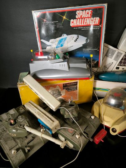 Set of toys (Damaged and missing): 
-The...