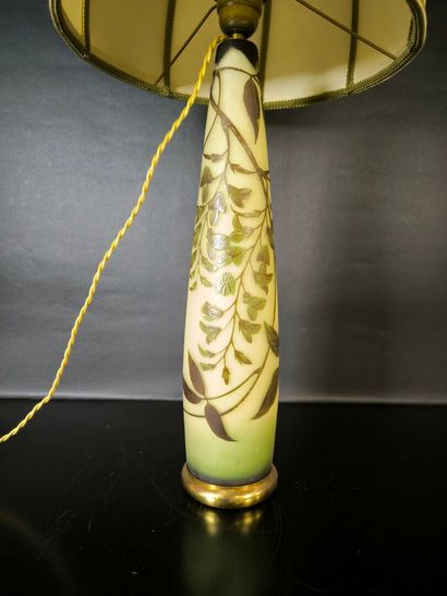 RICHARD. Multilayer glass lamp base with...