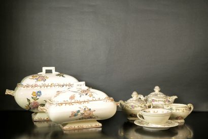 Lot : 
- SAXE. Deux pièces de service en...