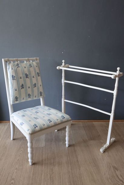 Bathroom chair and towel rail in white lacquered...