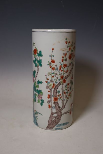 Vase rouleau asiatique à décor floral en...