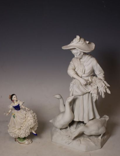 Personnage en biscuit 
Femme aux oies
H....