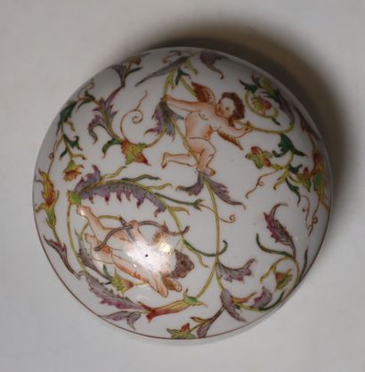 TOUSSICOURT
Lot including : 
- a blue and...