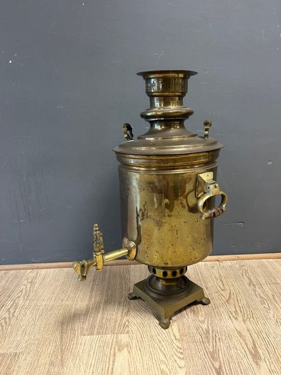 Large brass samovar, 19th century, various...