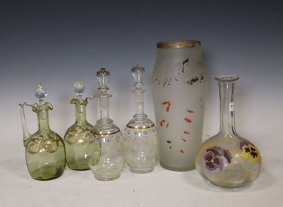 Lot en verre, comprenant deux carafes en...